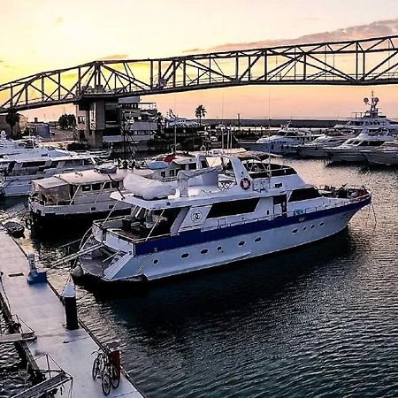 Motor Yacht Boatel Hotel Barcelona Eksteriør billede