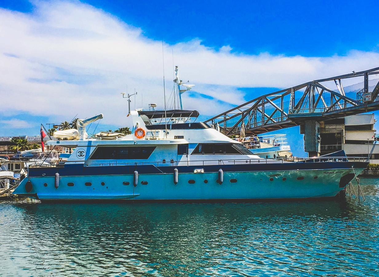 Motor Yacht Boatel Hotel Barcelona Eksteriør billede