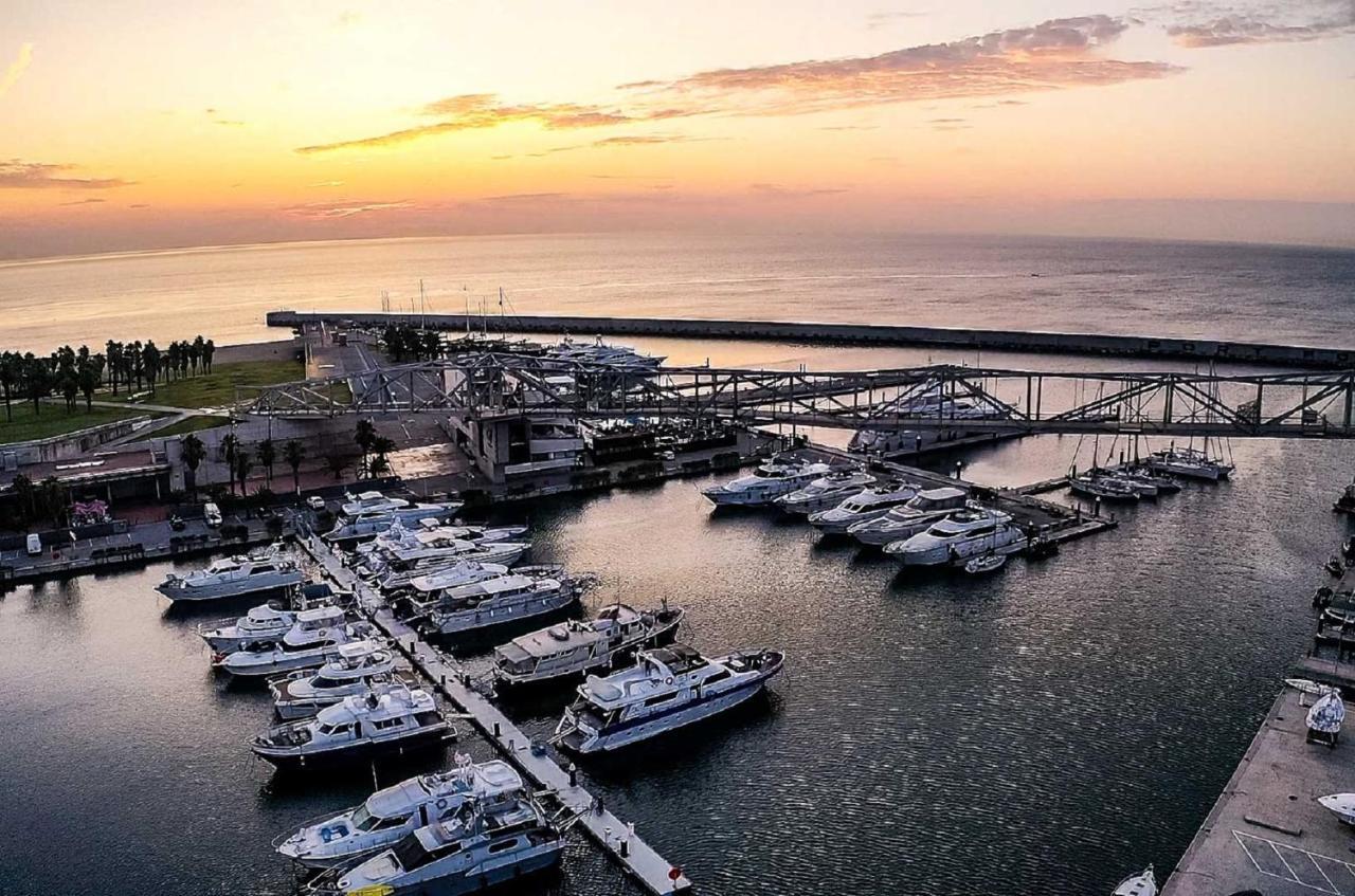 Motor Yacht Boatel Hotel Barcelona Eksteriør billede